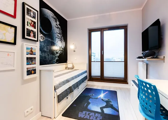 Elegant Business Accommodation With Parking - By Upstairs