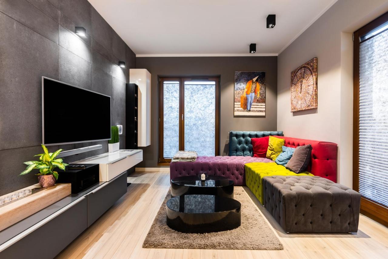 Elegant Business With Parking - By Upstairs Appartamento *