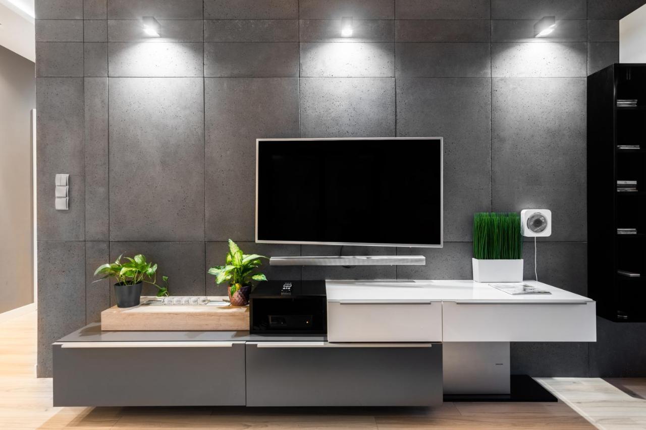 Elegant Business With Parking - By Upstairs Appartamento *