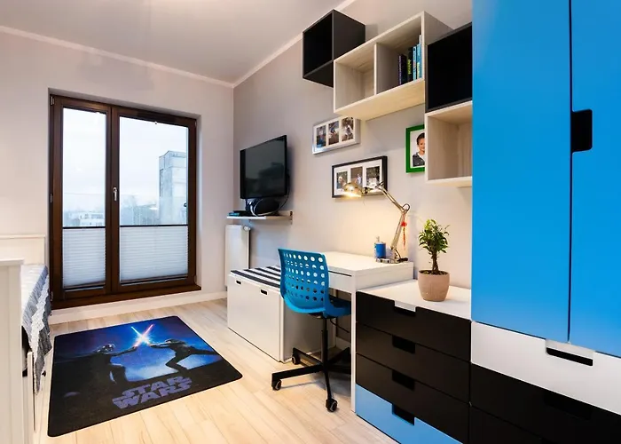 Elegant Business Accommodation With Parking - By Upstairs