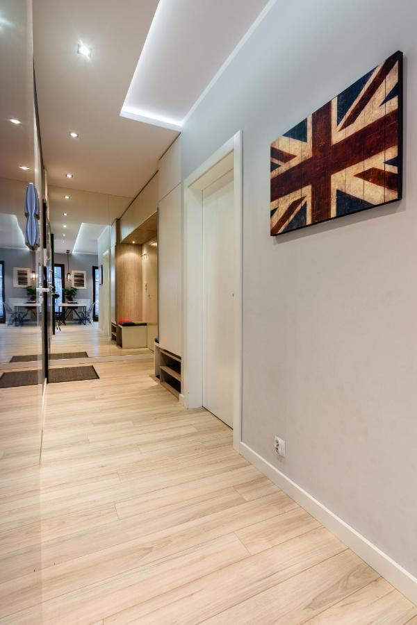 Elegant Business With Parking - By Upstairs Apartmán Krakov